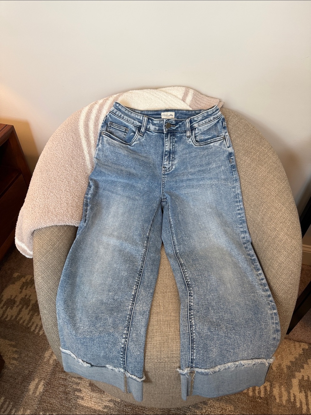 High-Rise Light Blue Wide-Leg  Capri Jeans with Distressed Hem